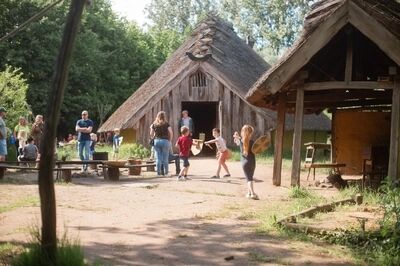Boerderij in Museumpark VONK (voormalig preHistorisch Dorp)